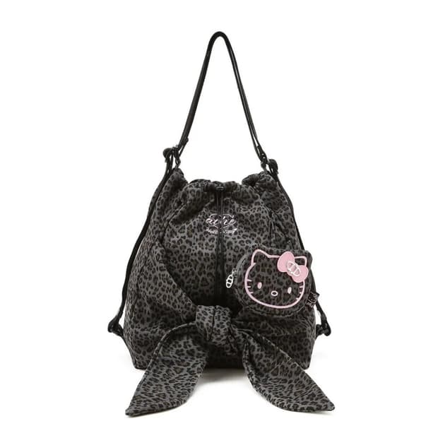 (새상품) 아떼바네사브루노 x 헬로키티 르봉 레오파드 그레이 백팩 겸 숄