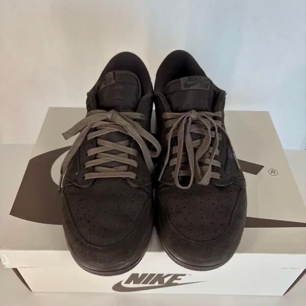 조던1 로우 트래비스 스캇 벨벳 브라운 275