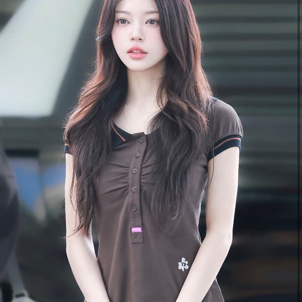 퍽스앤미니 Perks and mini 넥 폴로 상의 (아일릿 모카 착용)