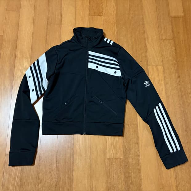 아디다스 크롭 져지 집업