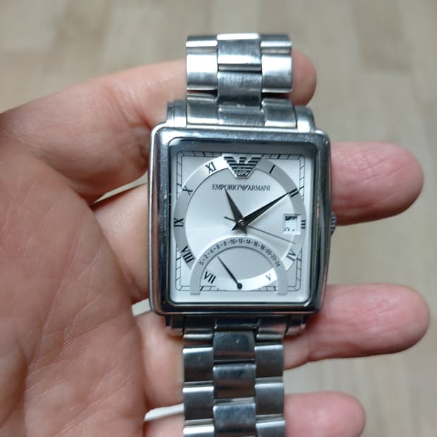 아르마니 시계
