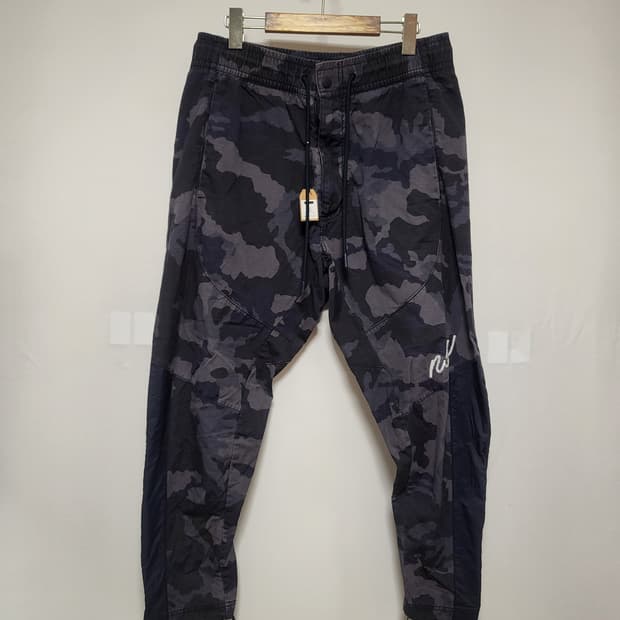 나이키 NSW 카모 조거팬츠