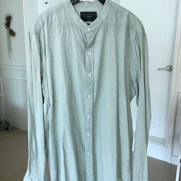 앤드지 밝은 그린 헨리넥 셔츠