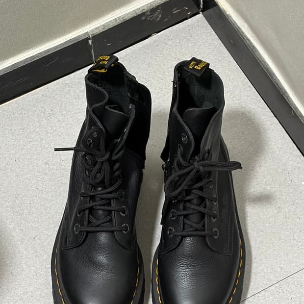 닥터마틴 제이든3 8홀 플랫폼