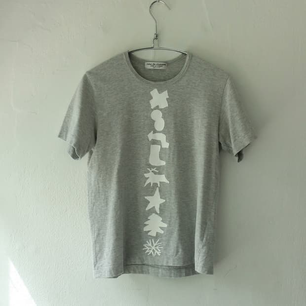 꼼데가르송 로브 드 샹브르 그래픽 티셔츠