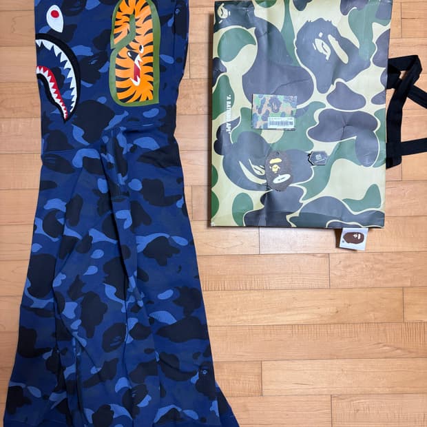 실착1회)베이프 샤크후드집업 청계 XL/택, 쇼핑백, 크림 큐알 포함