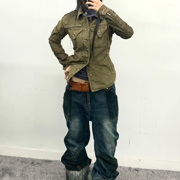 스웨이드 디테일 부츠컷 데님