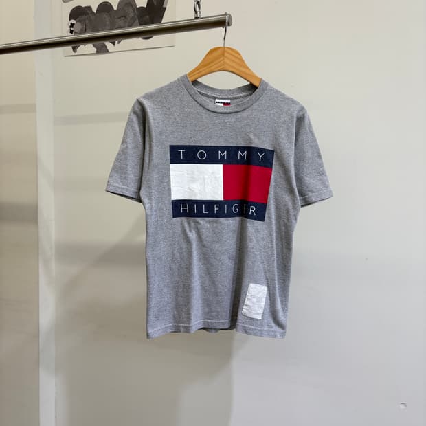 TOMMY HILFIGER 반팔티셔츠