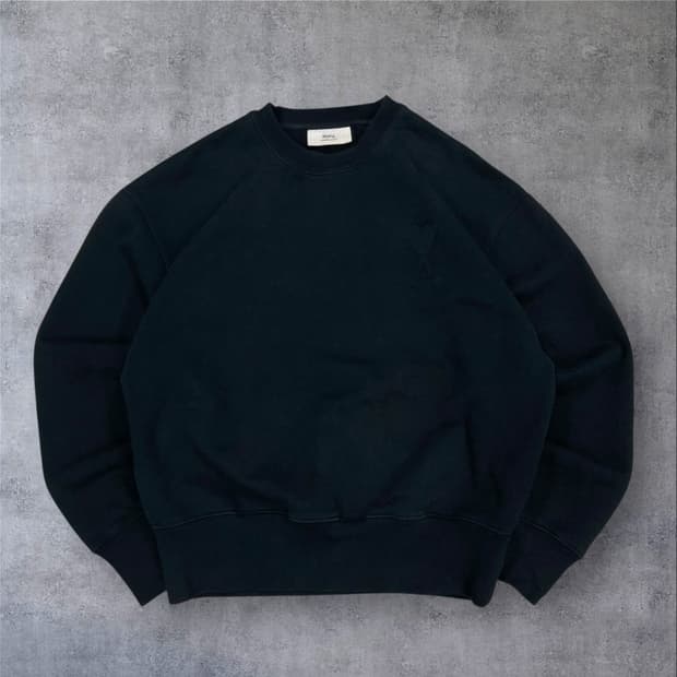 아미 블랙 컬러 하트 로고 맨투맨