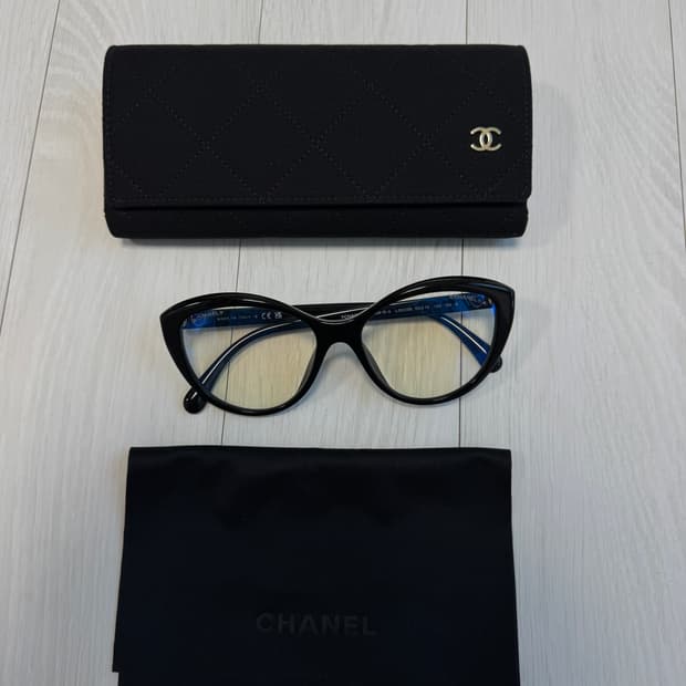 샤넬 캣츠아이 안경