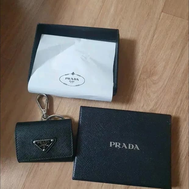 프라다 에어팟 키링 키케이스 판매