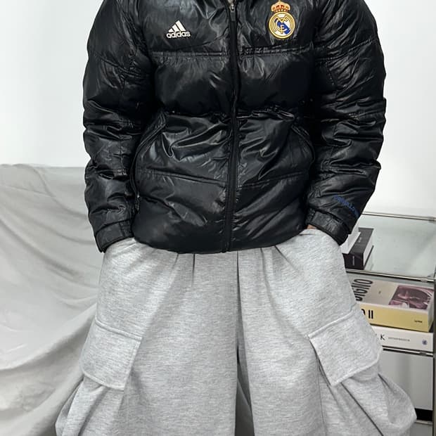 아디다스 레알 마드리드 유광 덕다운 패딩 S