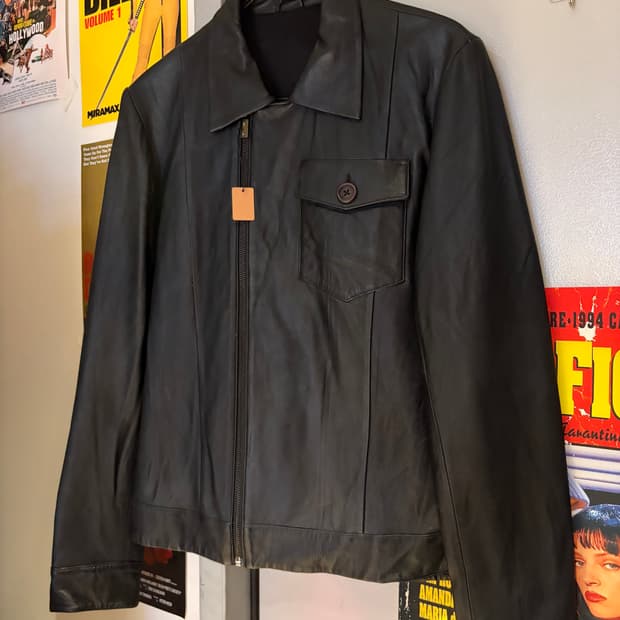 어시메트릭 원 포켓 양가죽레더자켓