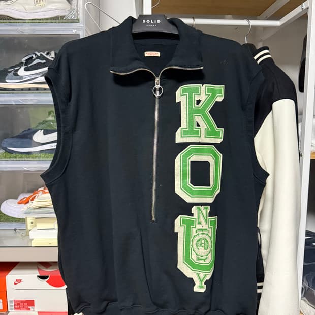 캐피탈 30 플리스 하프 집 베스트 블랙