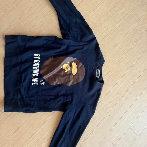 Bape 베이프 맨투맨 네이비 L 팝니다