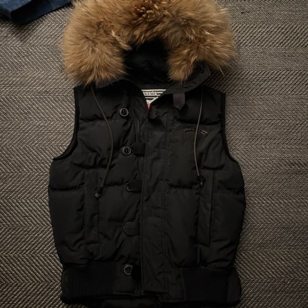 디스퀘어드 라쿤퍼 패딩조끼 44