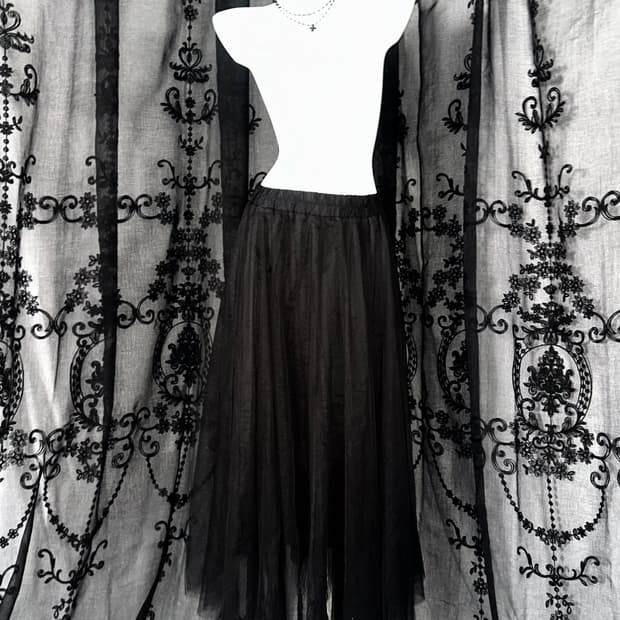 black long skirt