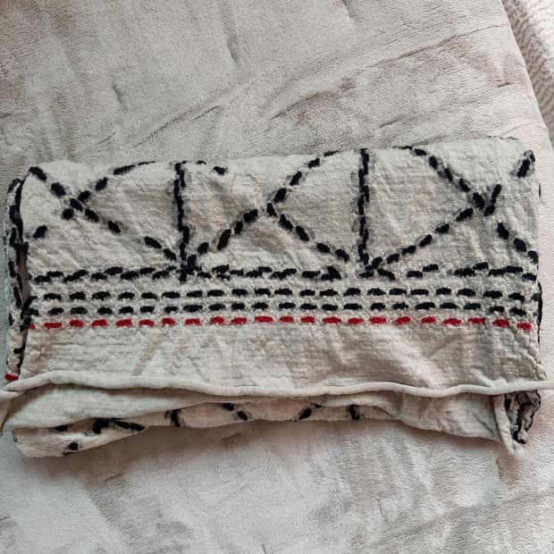 캐피탈 축융 울 사시코 HAPPY 머플러 아이보리