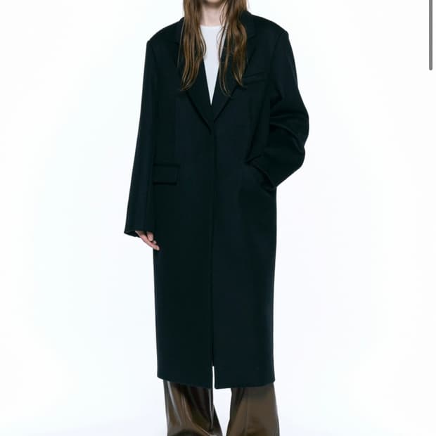 인사일런스우먼 블랙 코트 