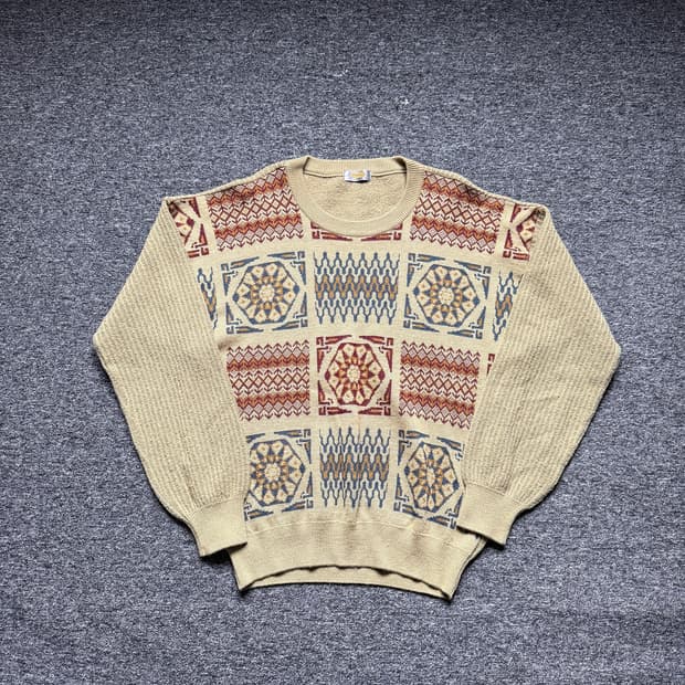 인터메조 에스닉 니트