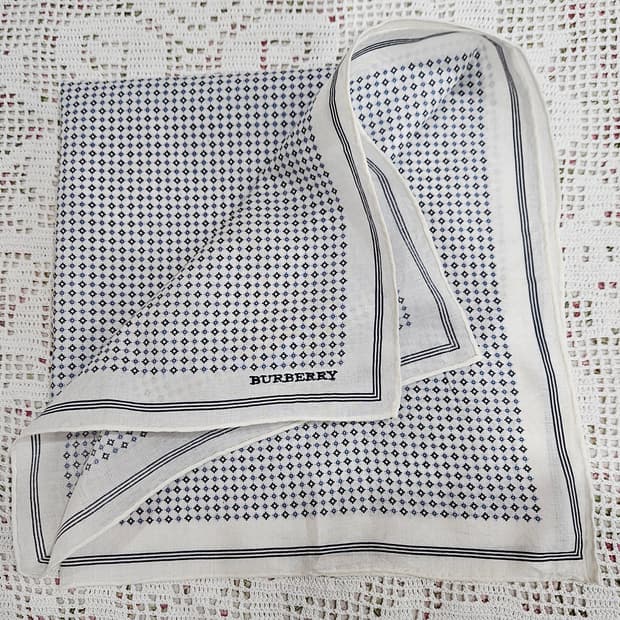 버버리(BURBERRY) 마이크로 패턴 손수건