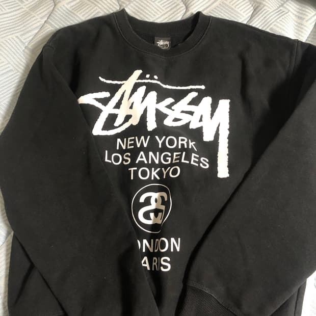 스투시 월드투어 맨투맨 2023