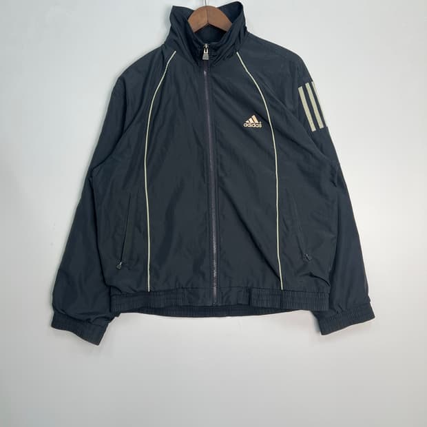 아디다스 블랙 바람막이