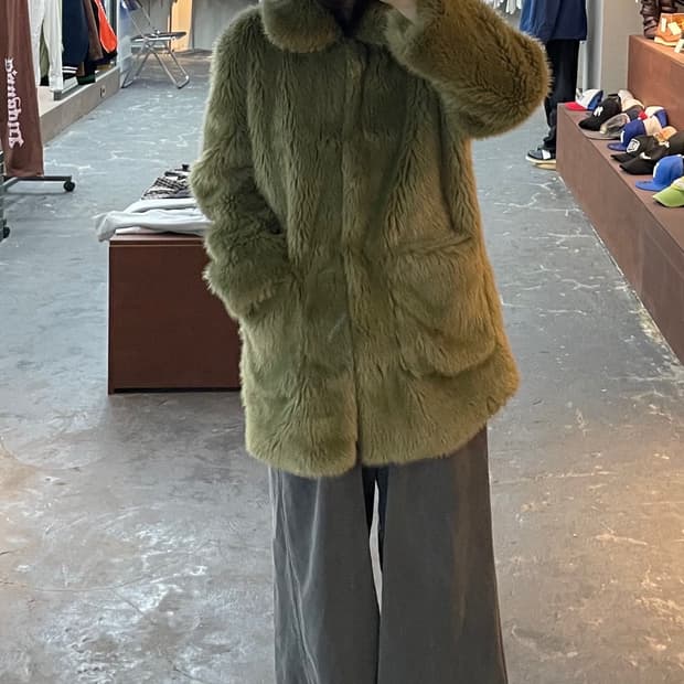LOVE MY SANTA 올리브 그린 모피 코트 H1279