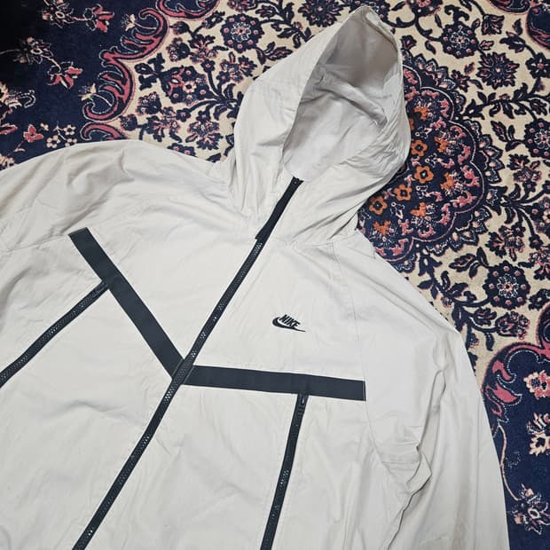 나이키(Nike) NSW 데저트샌드 윈드러너 자켓
