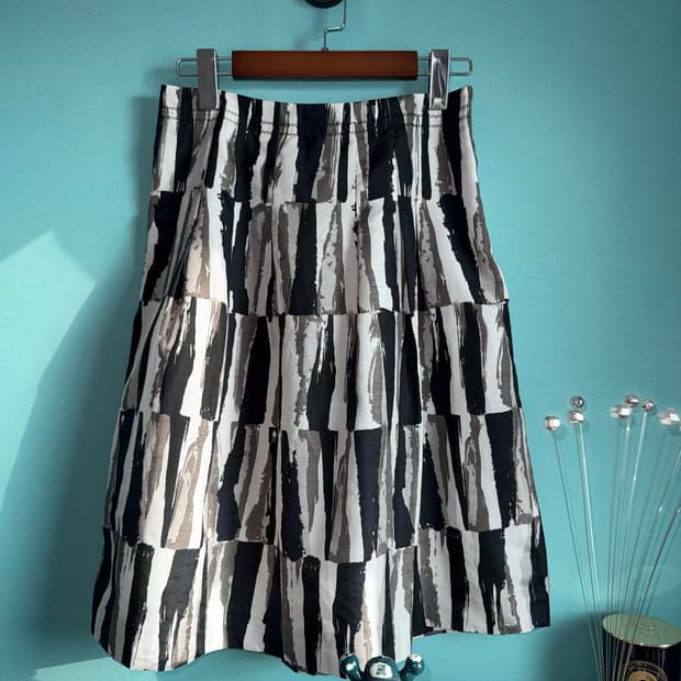 Brushstroke Stripe Midi Skirt