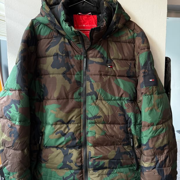 Tommy Hilfiger 카모 패딩 L