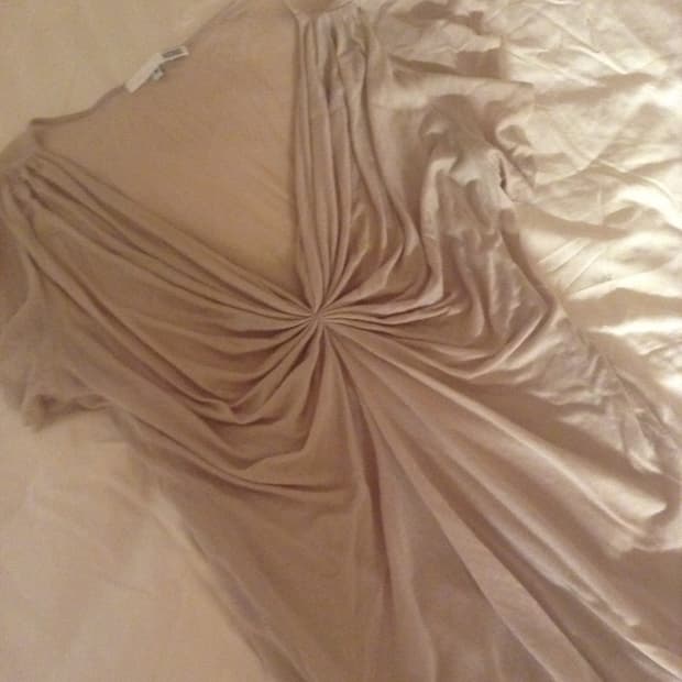 Mixxo 빈티지 베이지 셔링 브이넥 탑