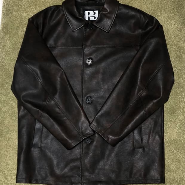 풀 앤 베어 faux leather coat