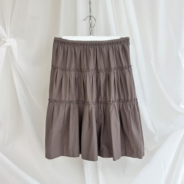 BODY DRESSING Deluxe 모카 셔링 티어드 스커트