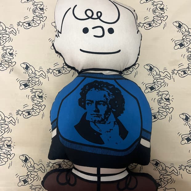 1963’s Peanuts Plush Pillow Beethoven인형