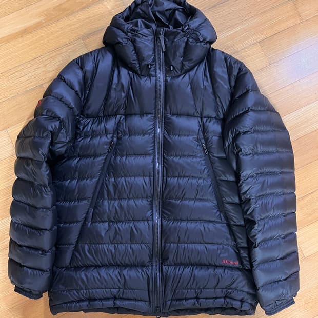 데상트 얼터레인 x JJJ자운드 다운 자켓 블랙 차콜 사이즈 L 판매