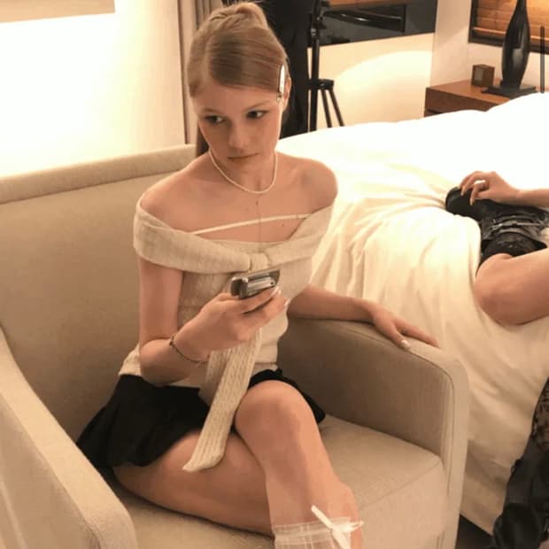 포어링 Cana off shoulder knit (ivory)