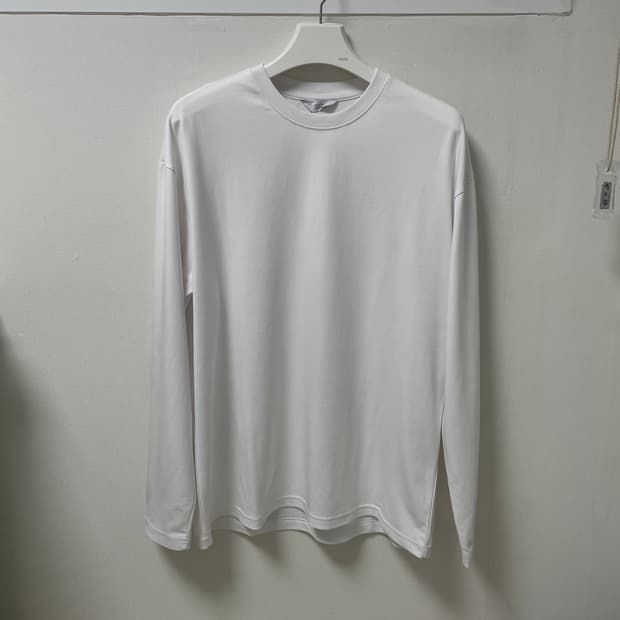 (새상품) 리우아 베네피셜 하이코튼 플러스 세미오버핏 긴팔티 화이트 L