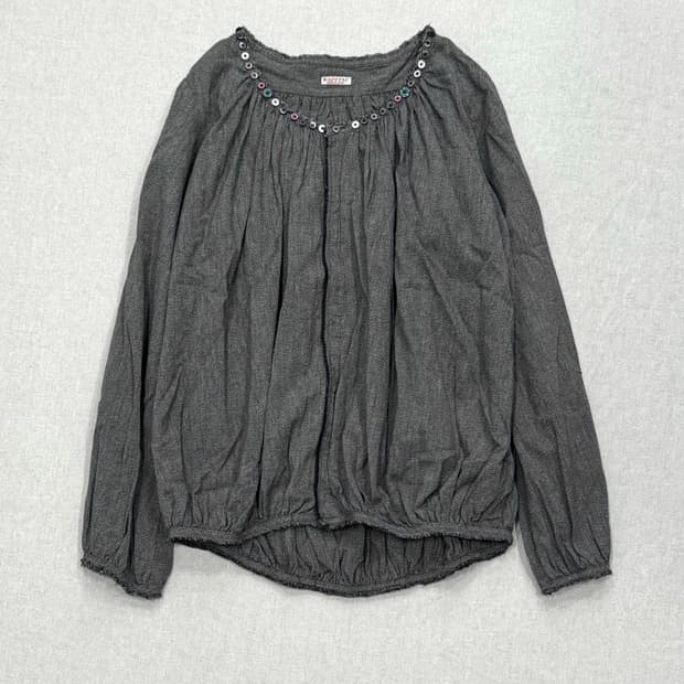 캐피탈 프릴 버튼 논카라 셔츠