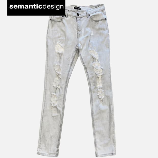 light grey distressed jean