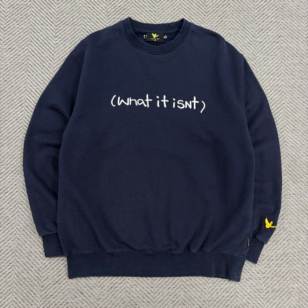 와릿이즌 자수 레터링 맨투맨 v3092