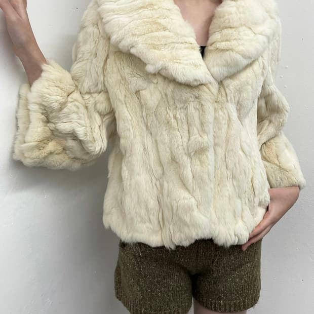 렉스 크림 카라 퍼자켓 