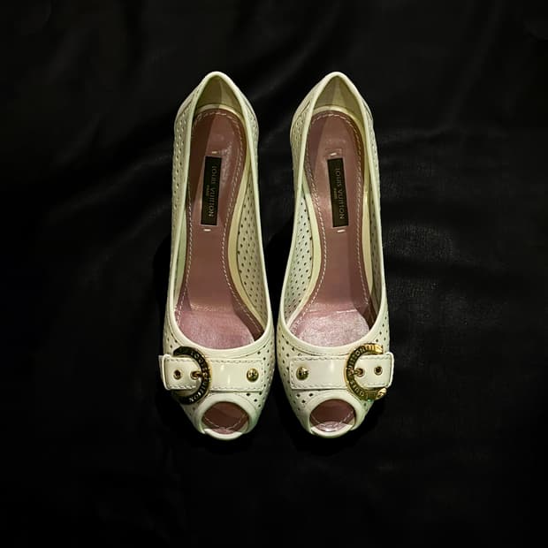 루이비통 화이트 청키힐