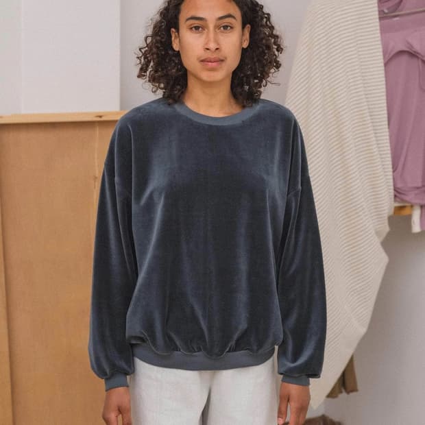 [구해요]Baserange Aim sweatshirt