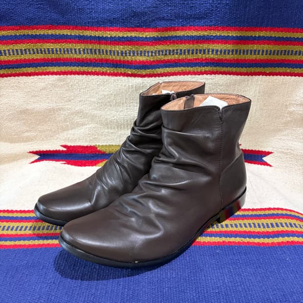 EDWARD 제팬 레더 드레이프 셔링 부츠