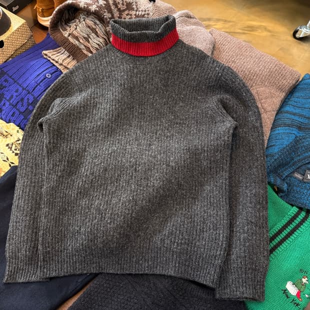 타케오 키쿠치 일본 디자이너 울 스웨터 터틀넥 레드 포인트