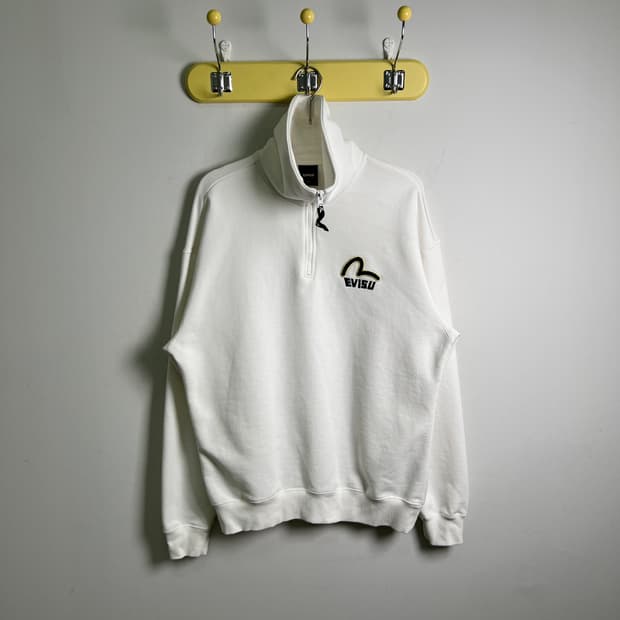 EVISU 에비수 빅힐스 화이트 하프집업 맨투맨 M