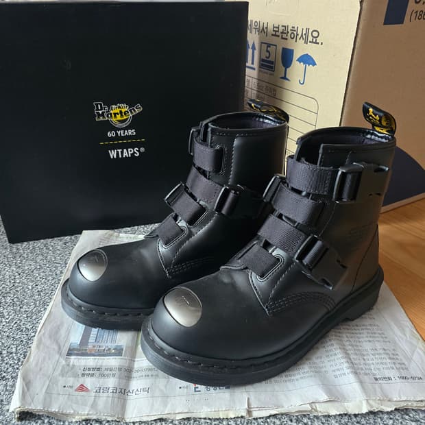 [UK6 250] 닥터마틴 x 더블탭스 WTAPS 1460 리마스터 부츠