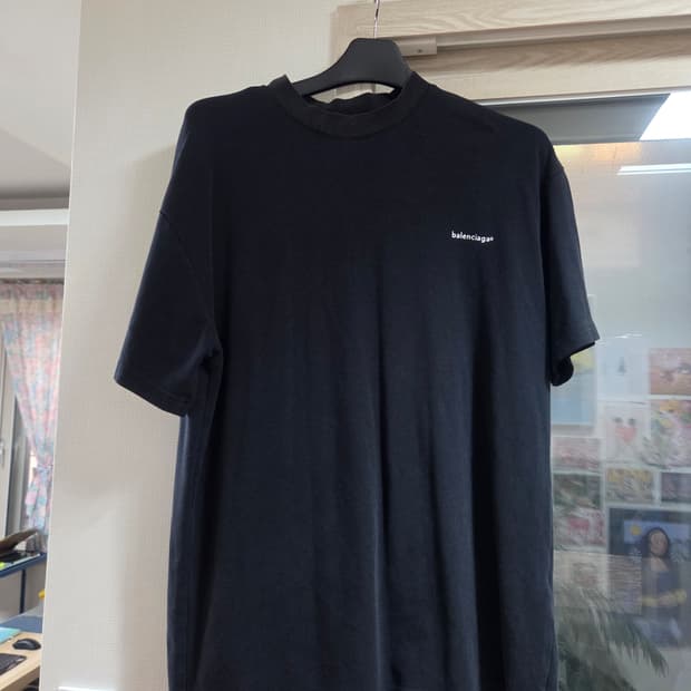 발렌시아가 반팔 티셔츠