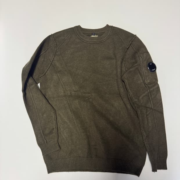 여성 C.P 컴퍼니 리메이크 커스텀 렌즈 절개 니트 S ~ M